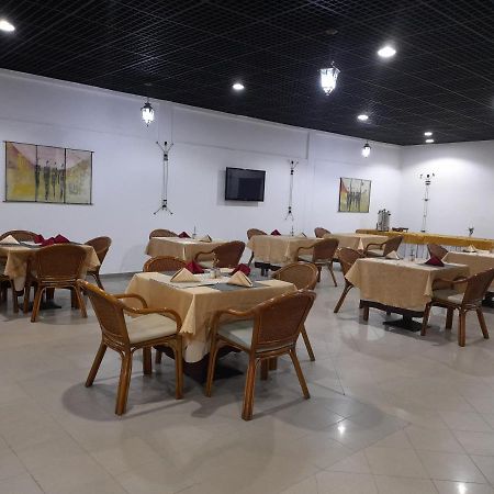 Lungi Airport Hotels Tulun Екстериор снимка