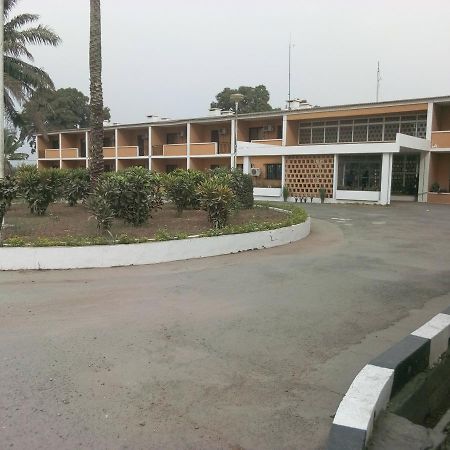Lungi Airport Hotels Tulun Екстериор снимка